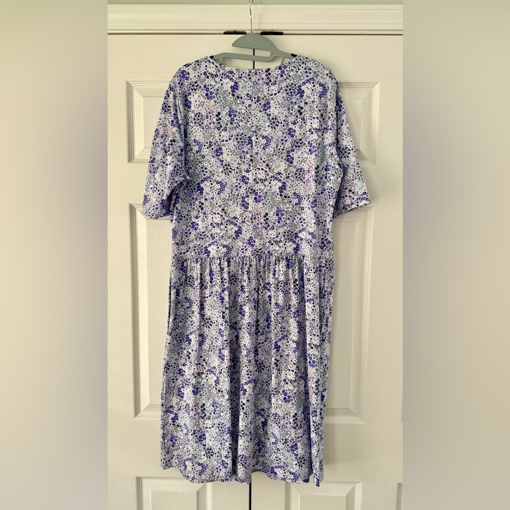 Lands' End~Purple Floral~Scoop Neck~Short Sleeve~Pockets~Fit Flare Dress~L/Tall - Picture 2 of 12